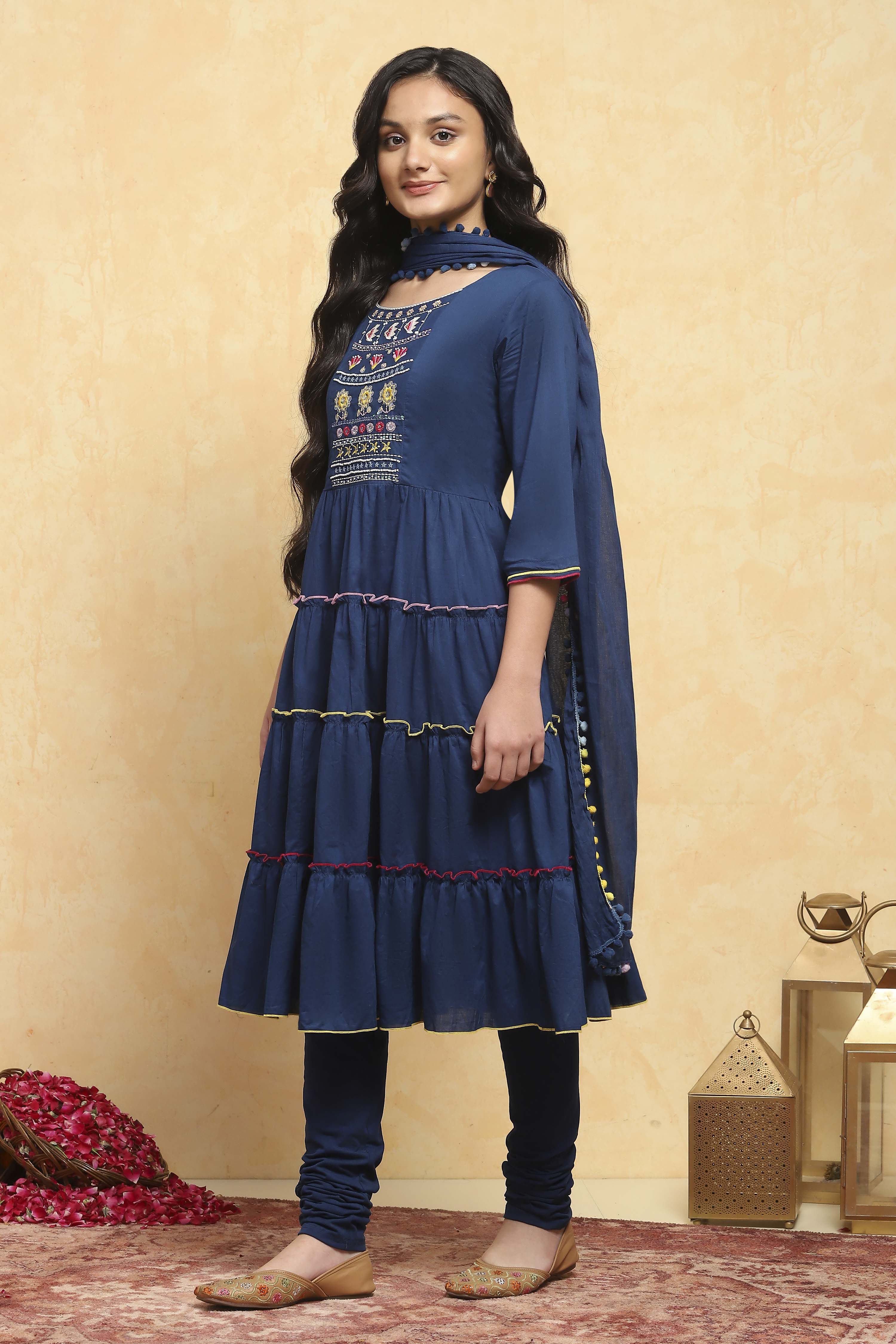 Green Cotton Tiered Solid Suit Set image number 3