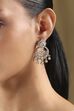 Mint Green Pearl Earrings image number 1
