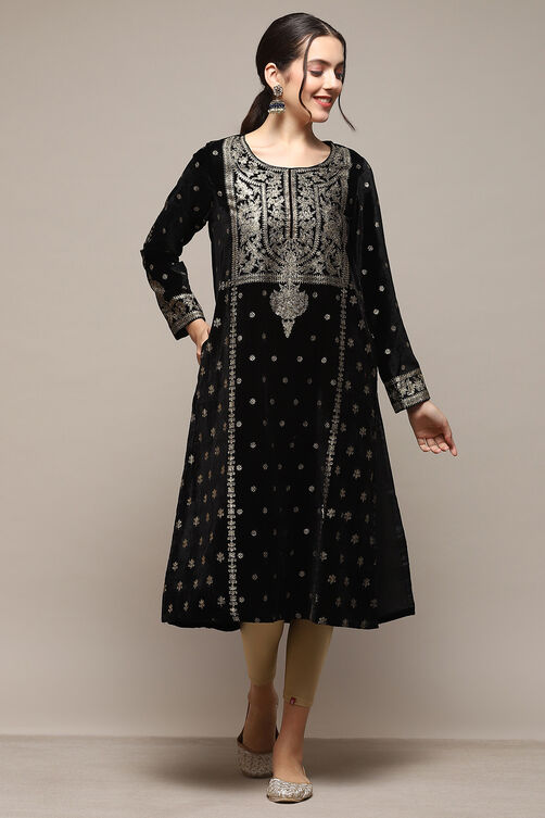 Brown Poly Velvet Straight Printed Kurta image number 5