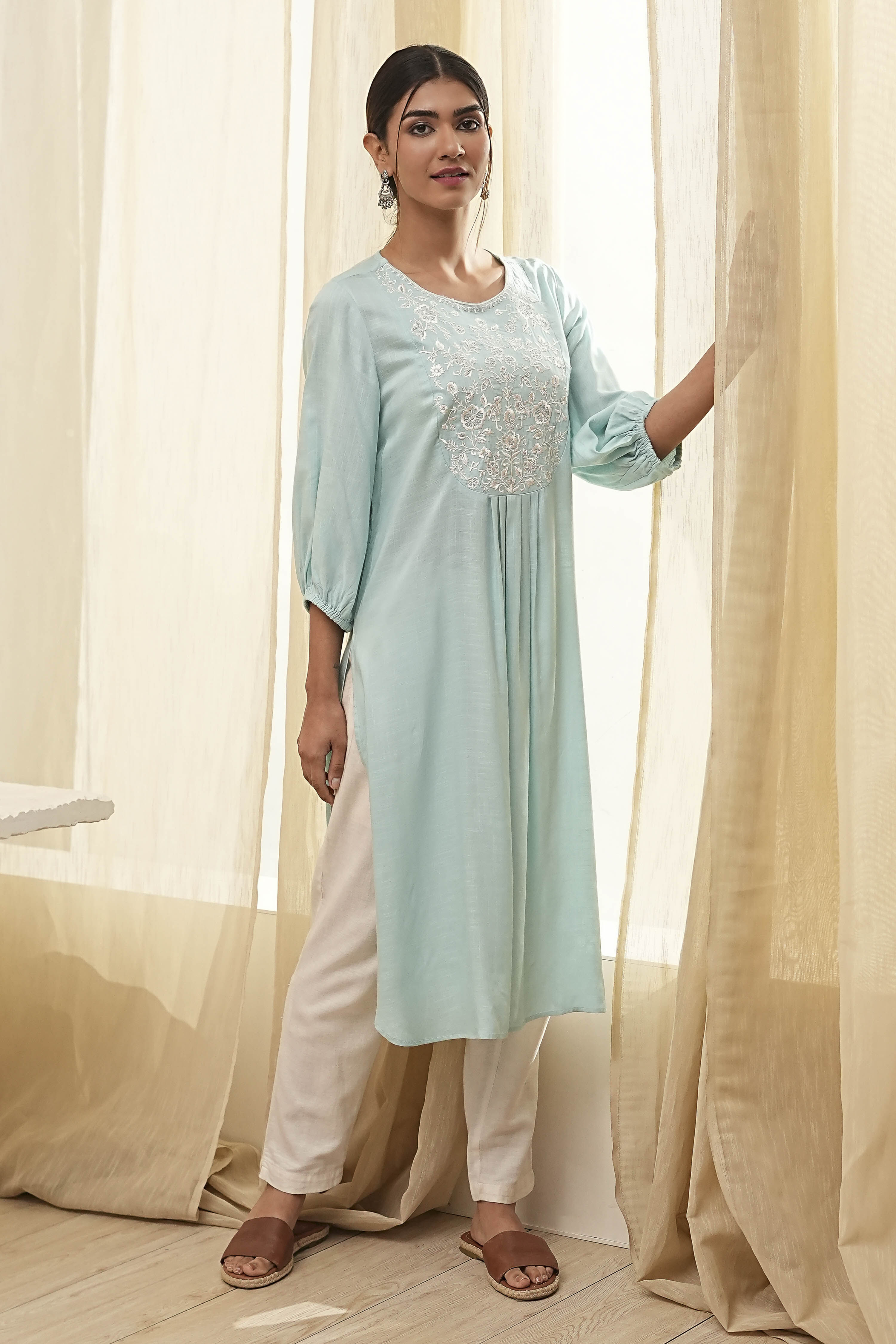 Aqua Solid Gathered Straight Kurta image number 0