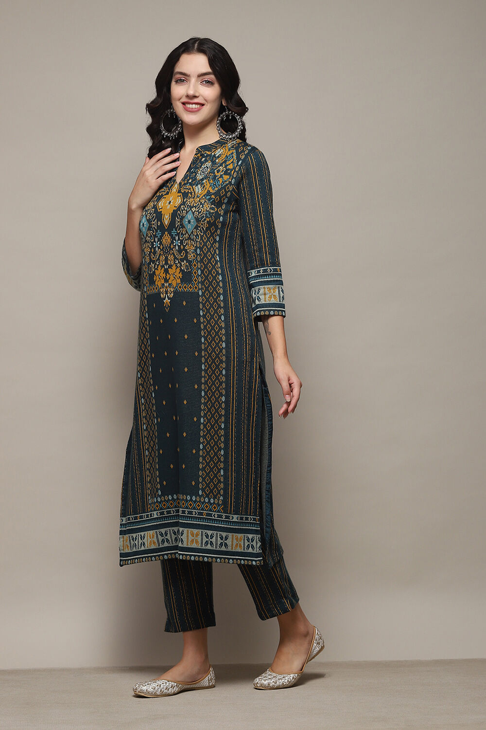 Green Cotton Blend Straight Yarndyed 2 Piece Set image number 3