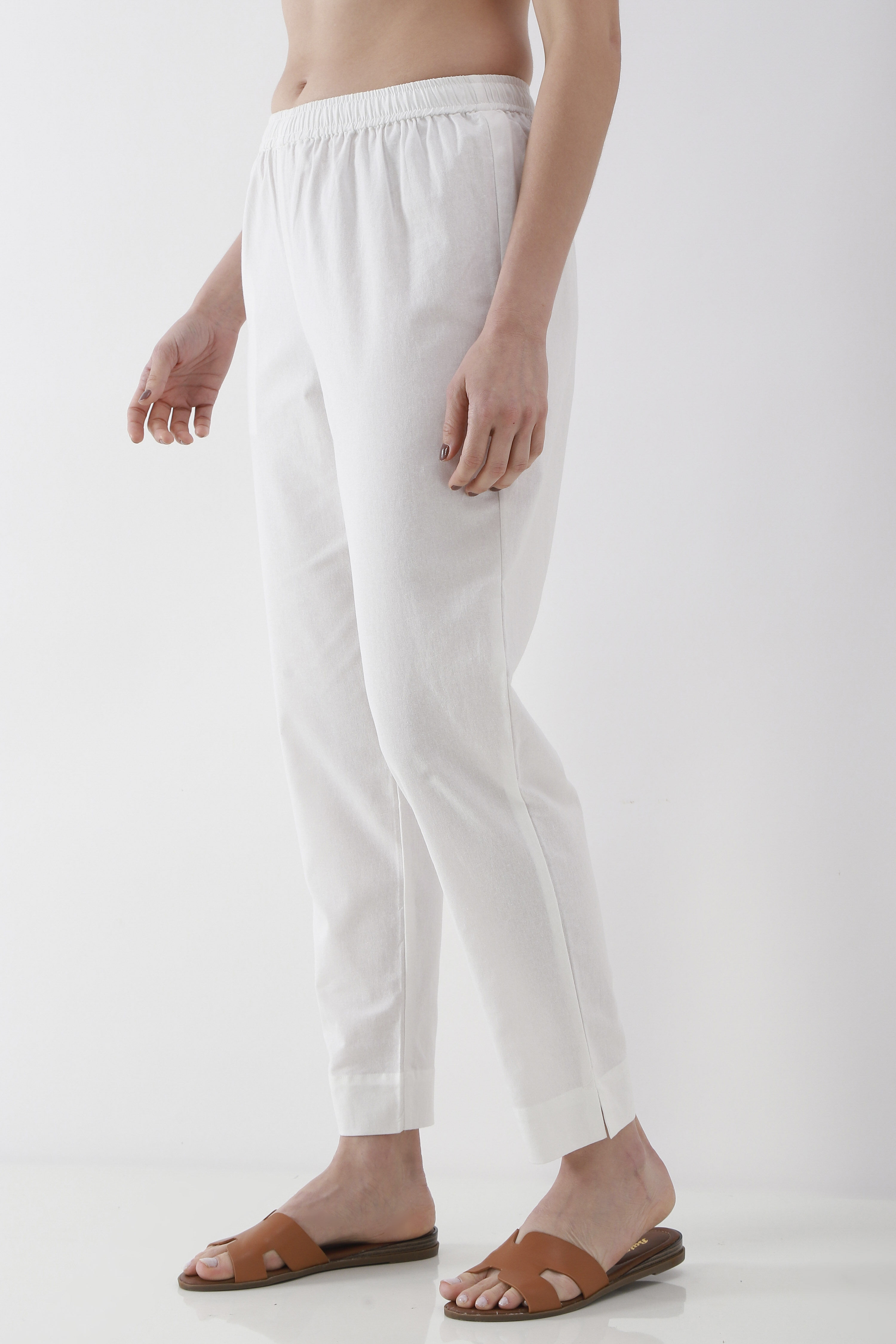 White Cotton Solid Fitted Pants image number 2