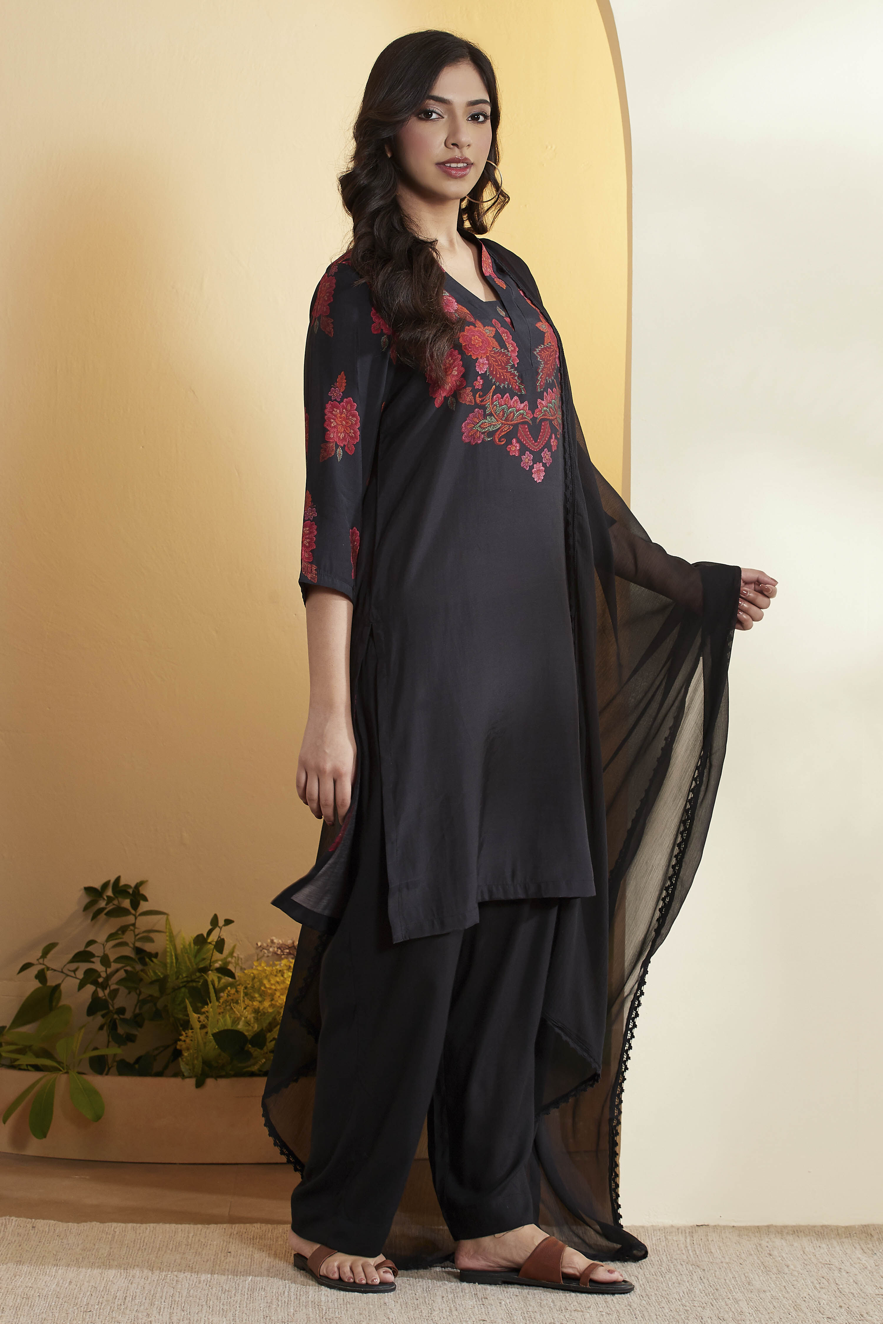 Black Viscose Blend Straight Suit Set image number 4
