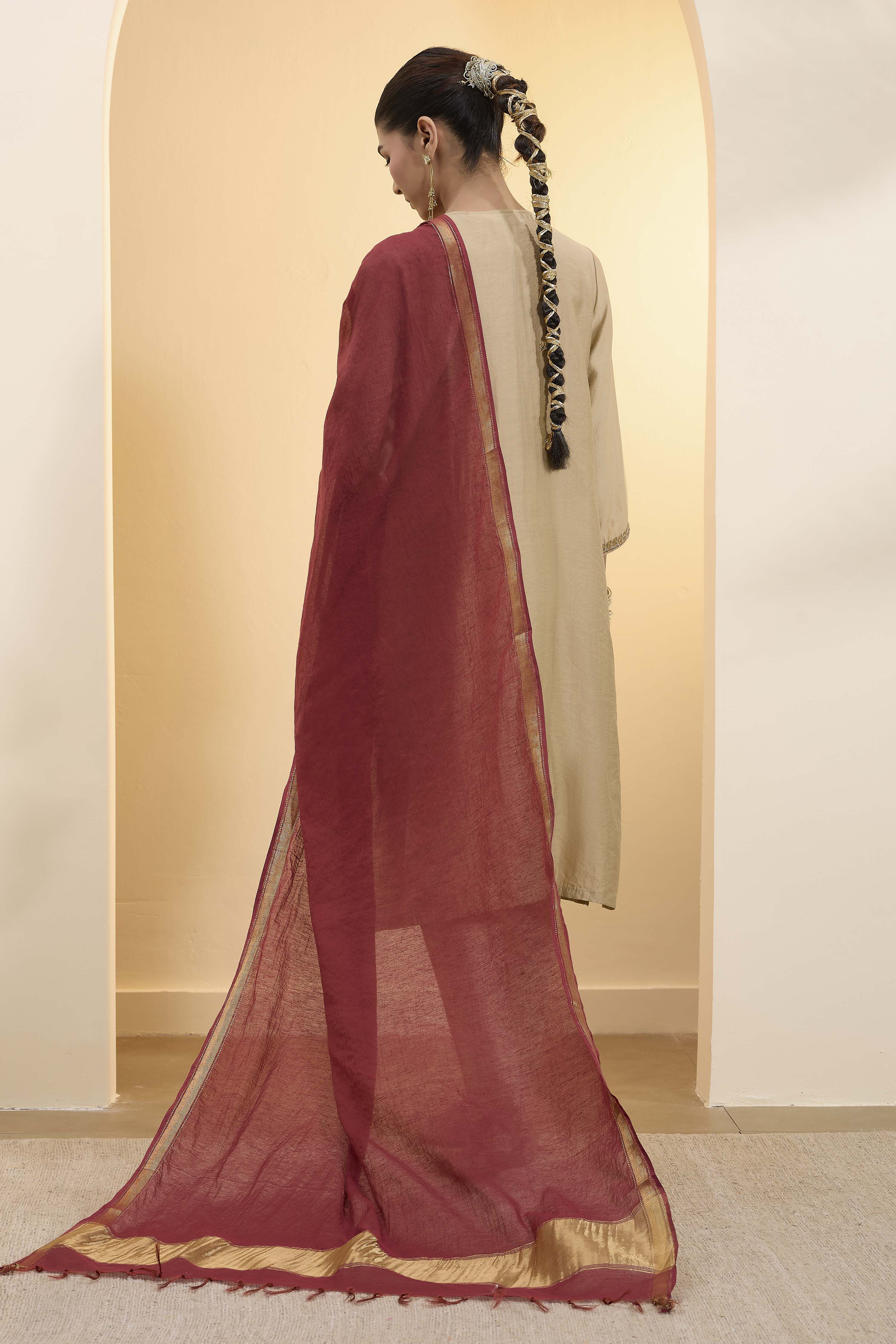Maroon Cotton Zari Dupatta image number 3