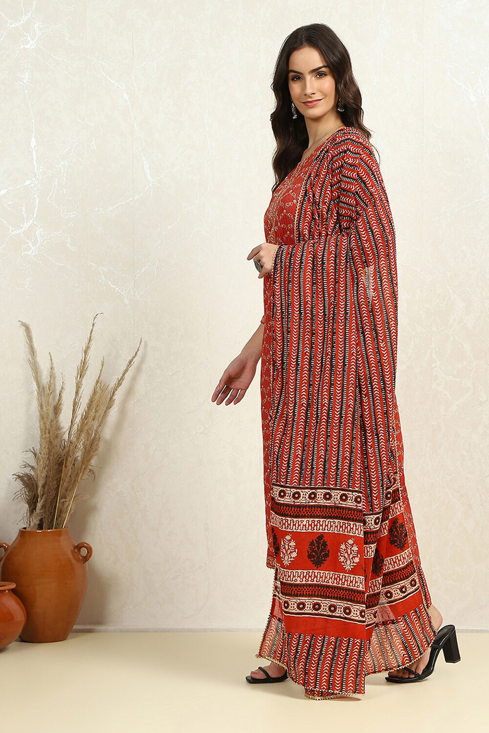 Green Cotton Printed Unstitched Suit Set image number 4