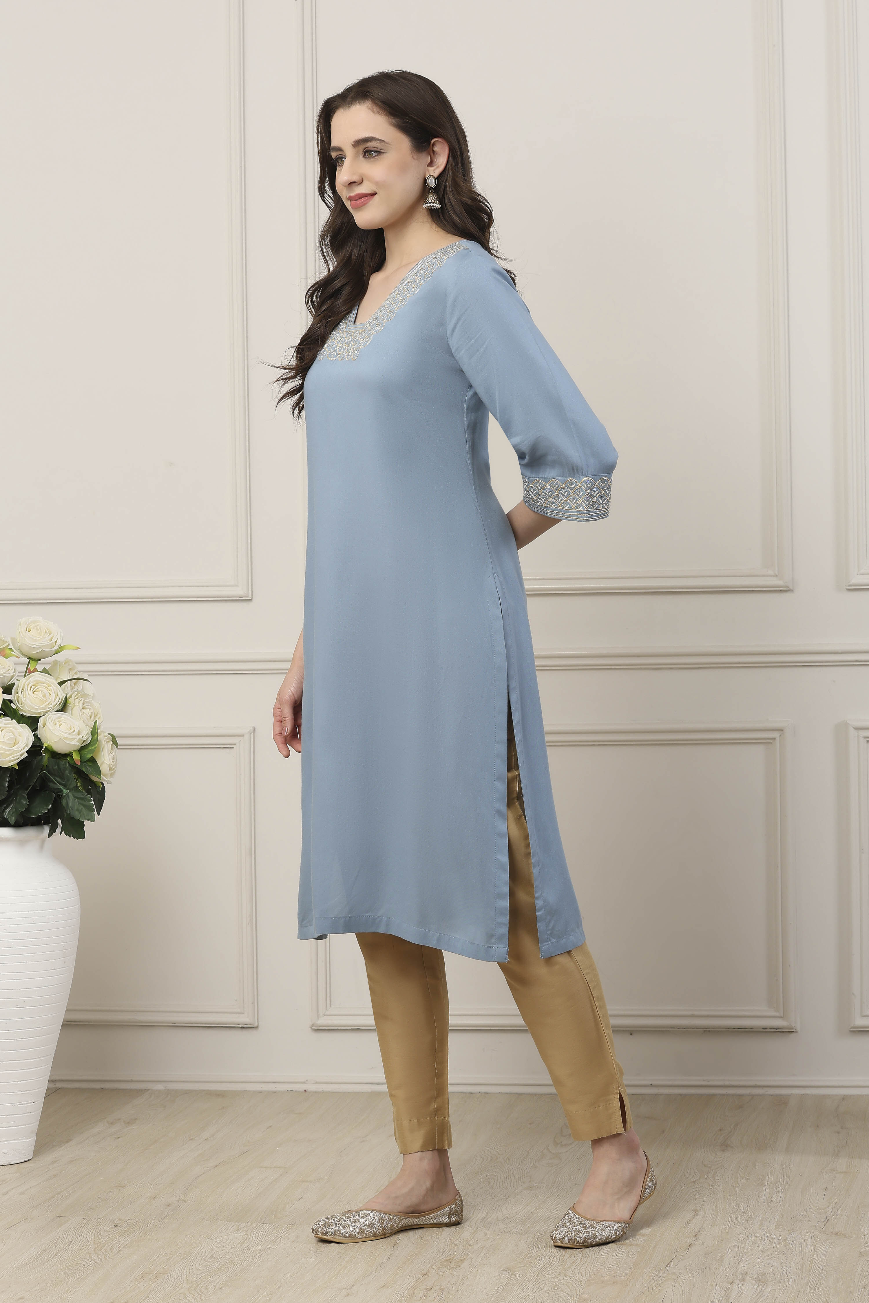 Powder Blue Viscose Rayon Straight Solid Kurta image number 2
