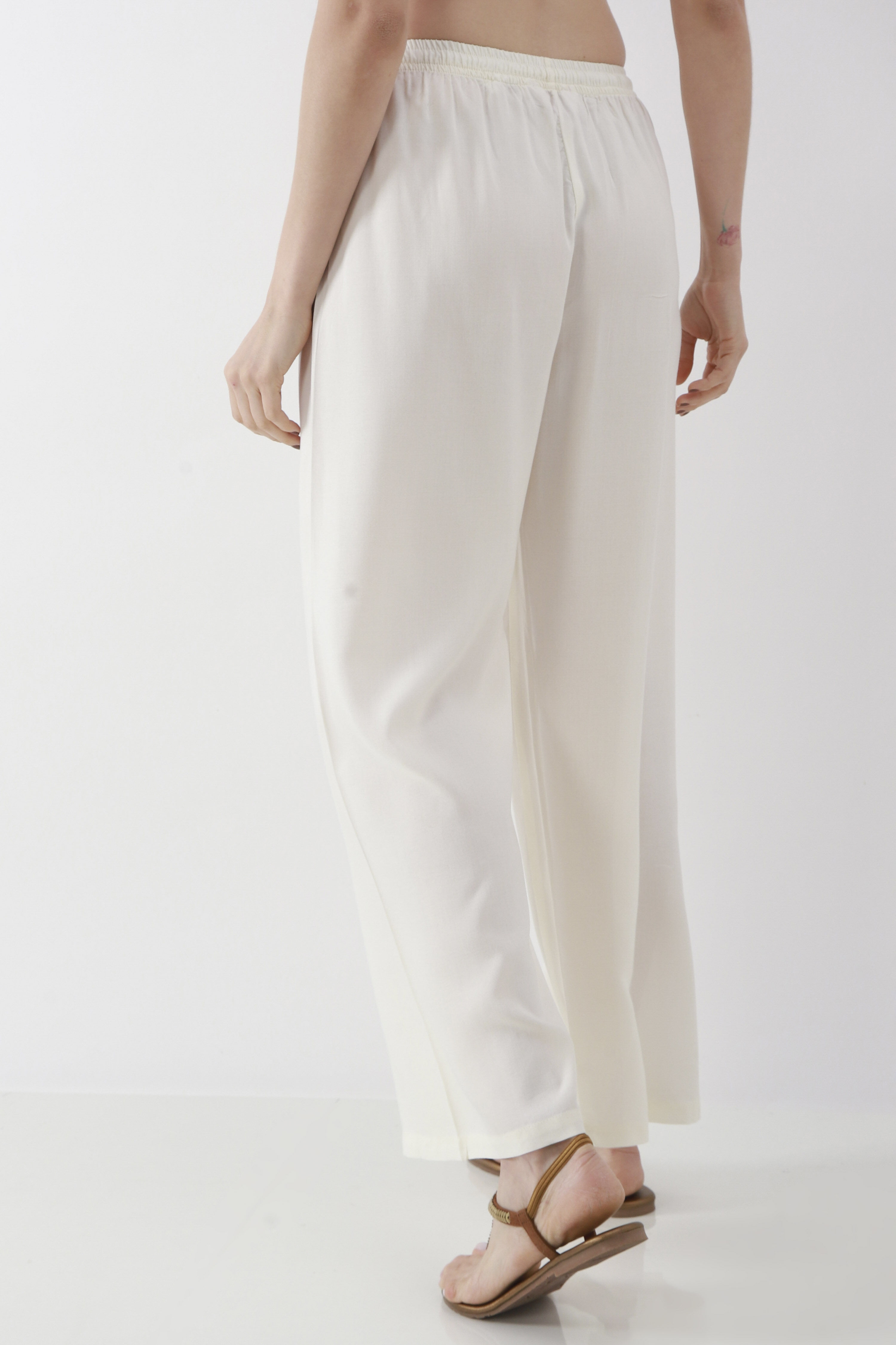Off-White Solid Straight Palazzos image number 5