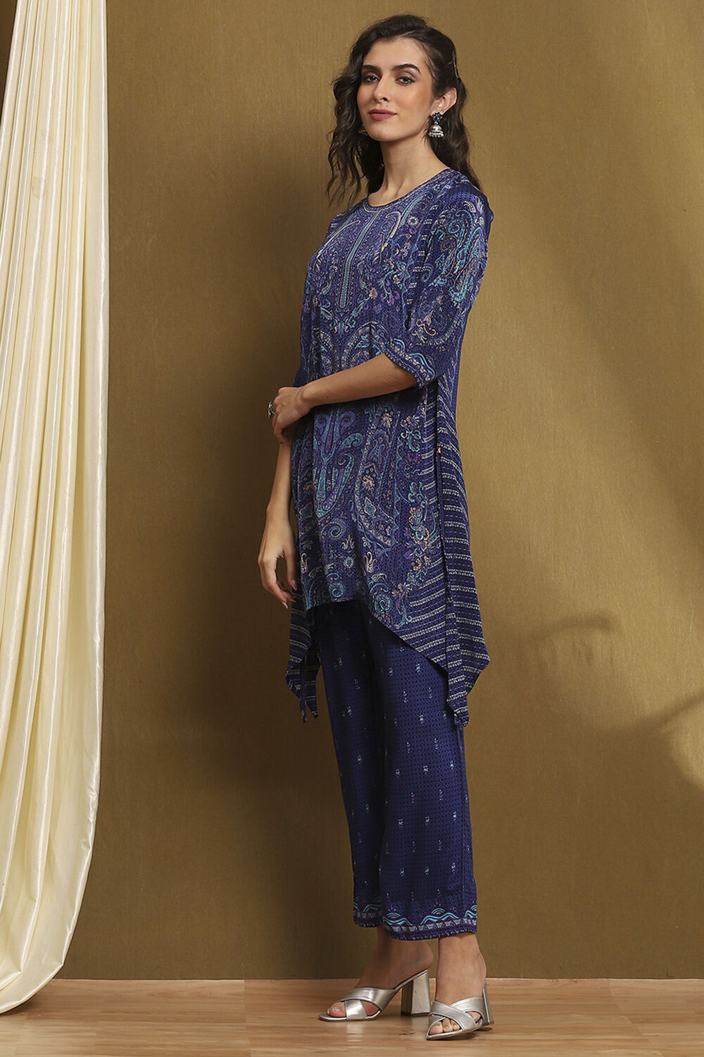 Blue Crepe Printed Asymmetric Kurta Set image number 3