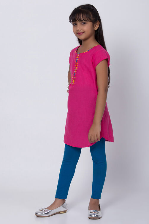 Pink Cotton Straight Kurta Capri Suit Set image number 2