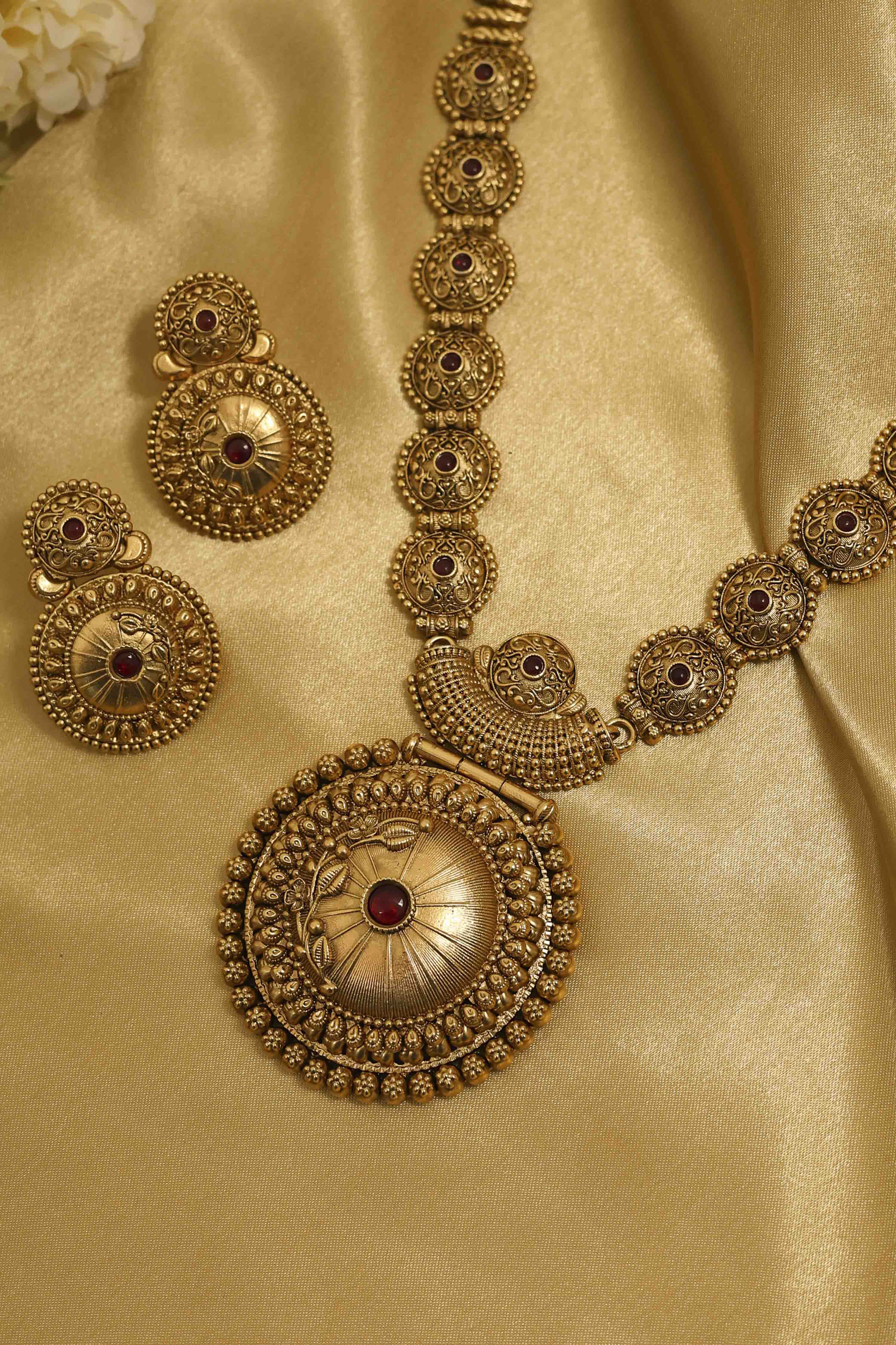 Gold Brass Temple Set image number 2