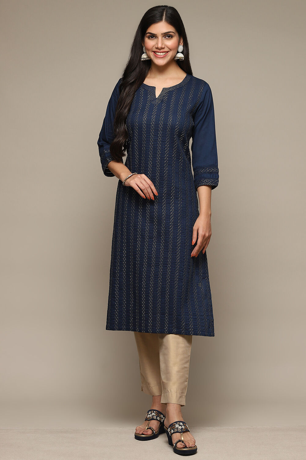 Off White Cotton Straight Kurta image number 5