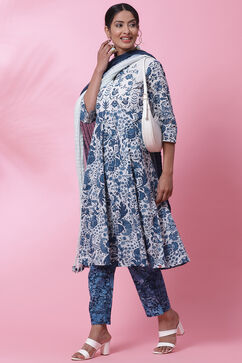 White and Blue Cotton Flared Kurta Slim Pant Suit Set image number 7