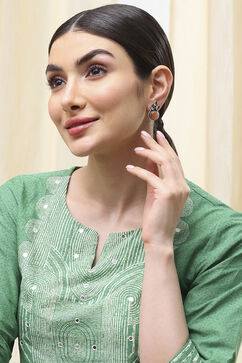 Peach Brass Studs image number 3