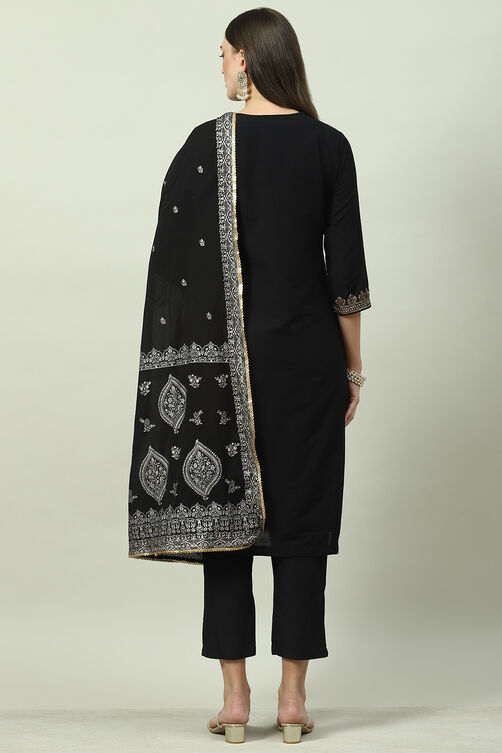 Maroon Poly Viscose Straight Kurta Slim Pants Suit Set image number 4