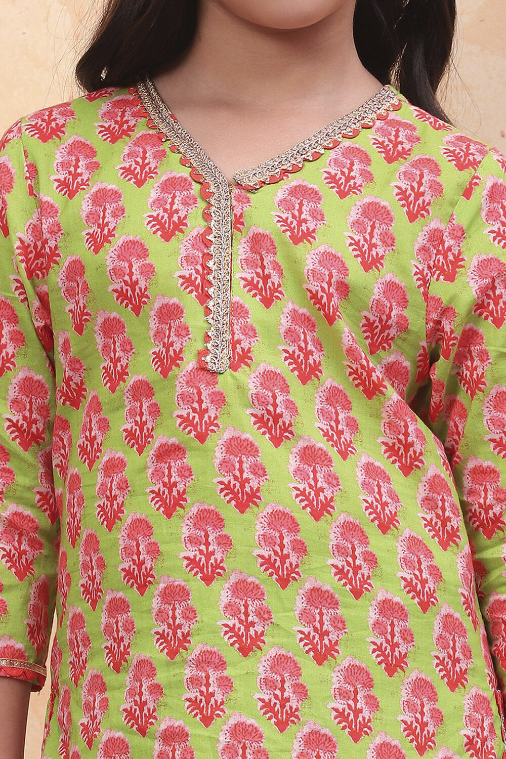 Green Cotton Floral Printed Straight Suit Set image number 1