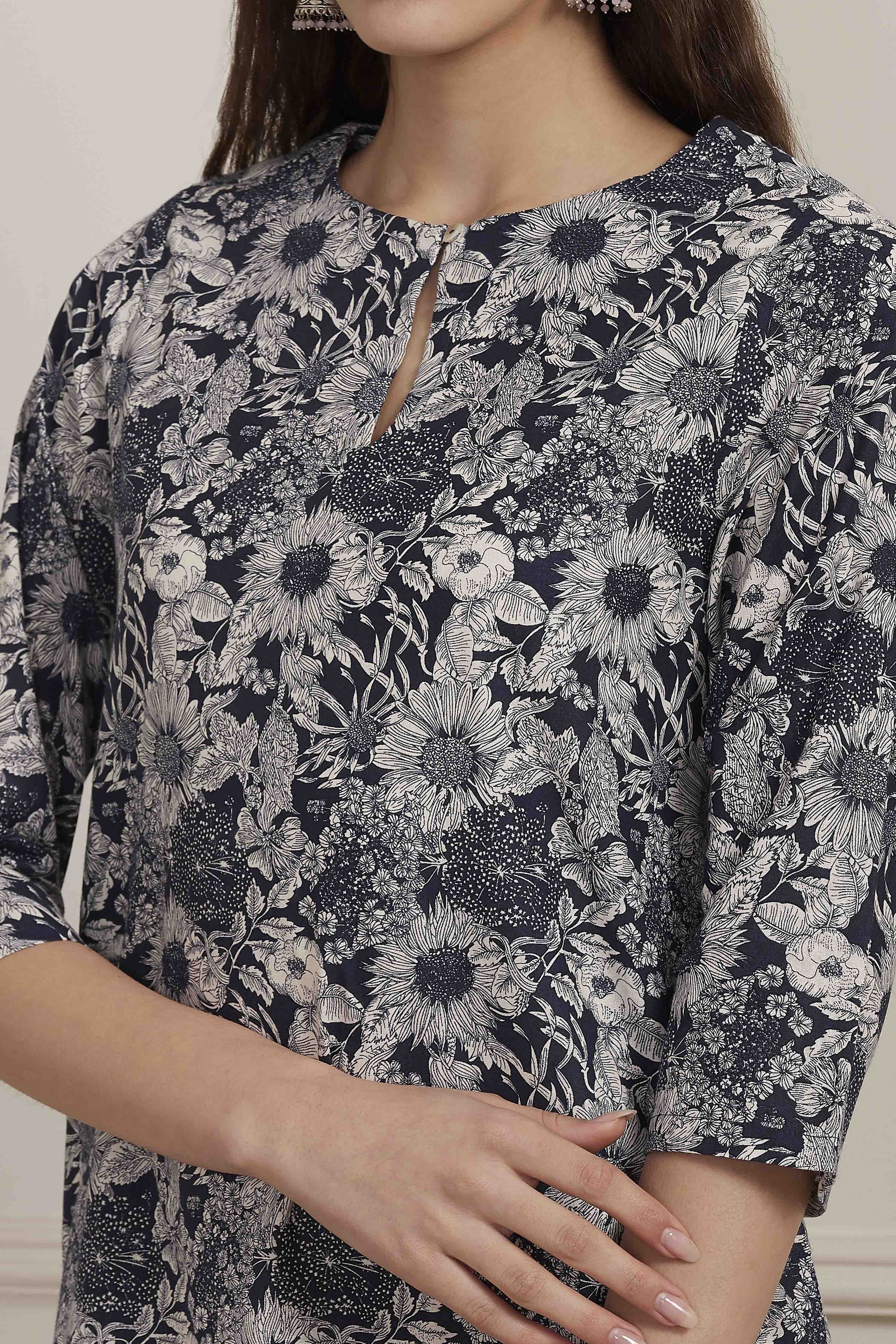 Blue Cotton Straight Kurta image number 1