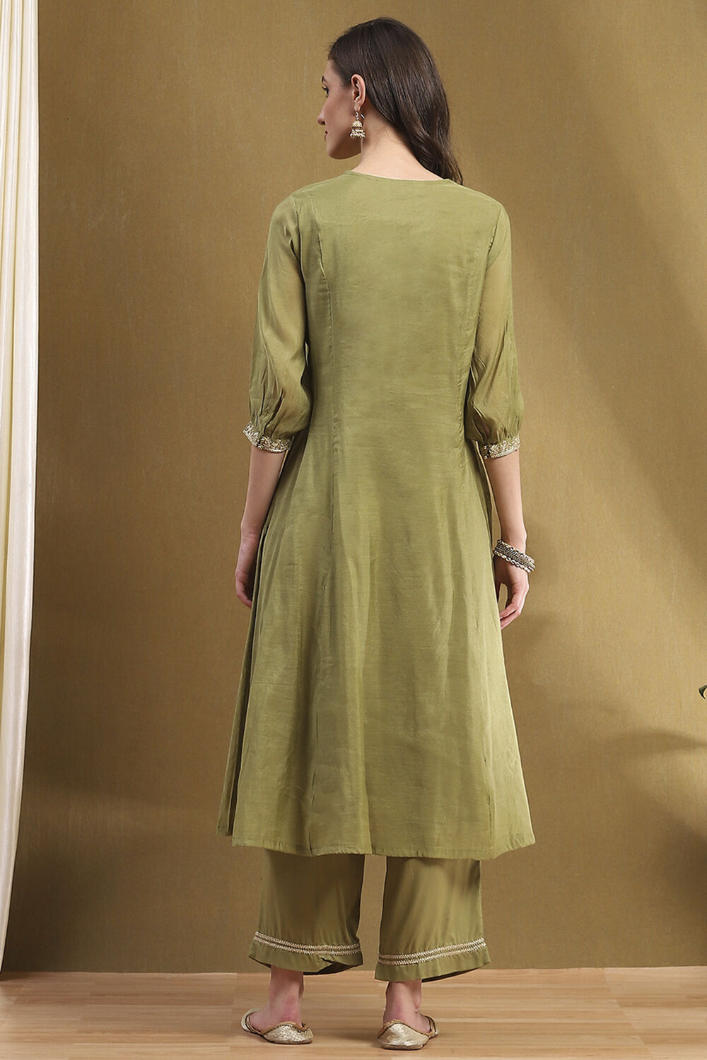 Green Embroidered Festive Kalidar Suit Set image number 4