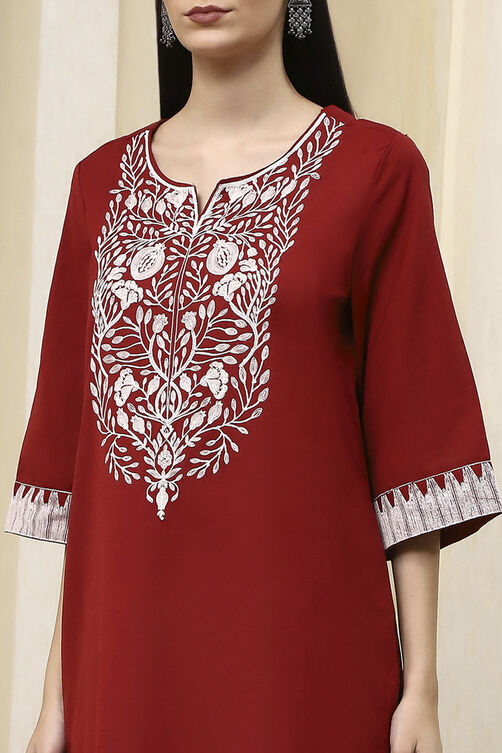 Maroon Cotton Dyed Straight Kurta image number 1