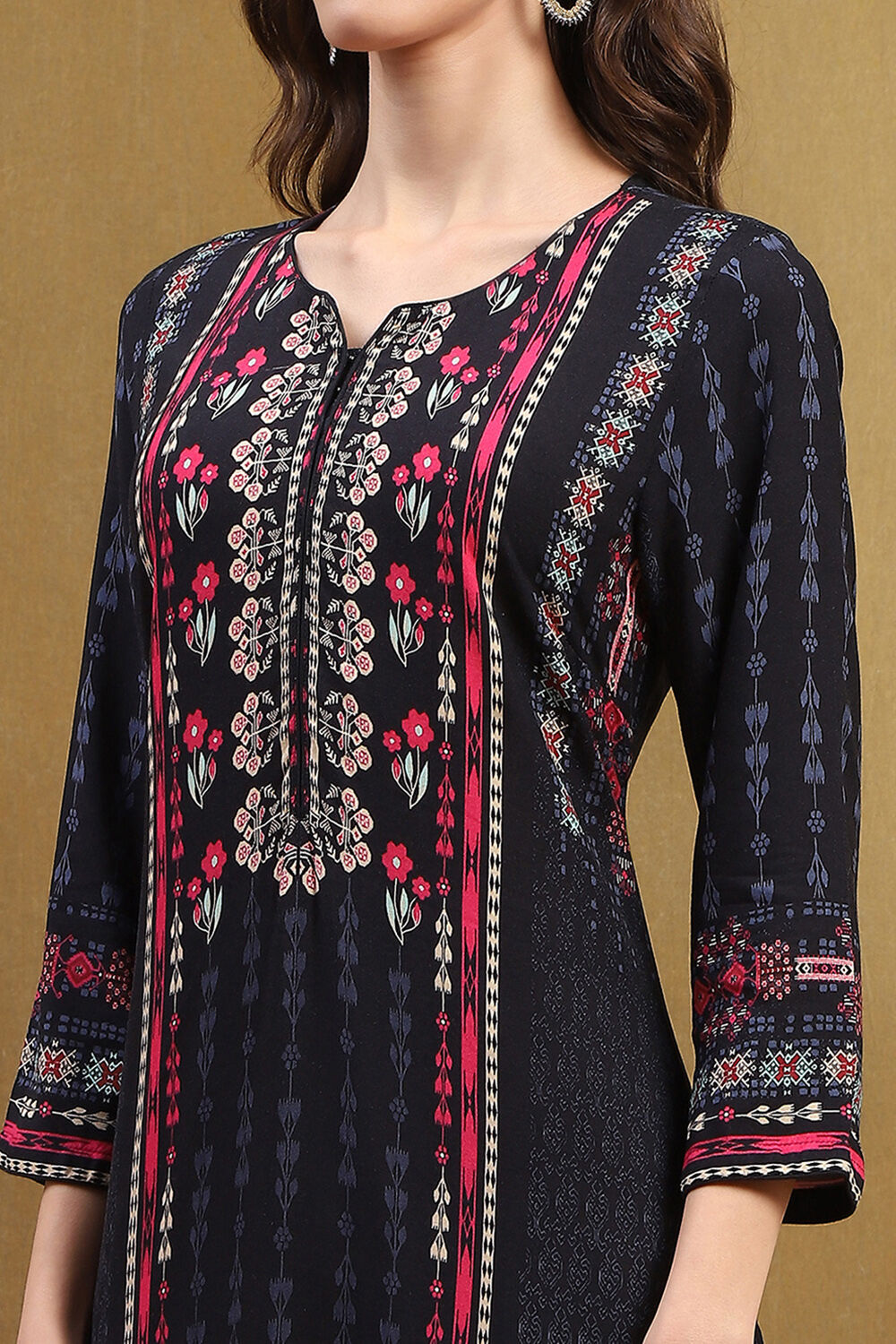 Berry Straight Rayon Kurta image number 1