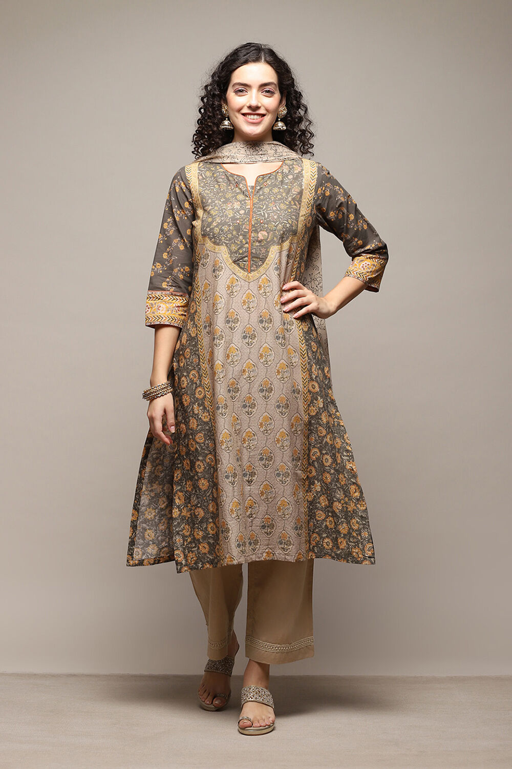 Red Cotton Blend Straight Printed Kurta Narrow Palazzo Suit Set image number 7