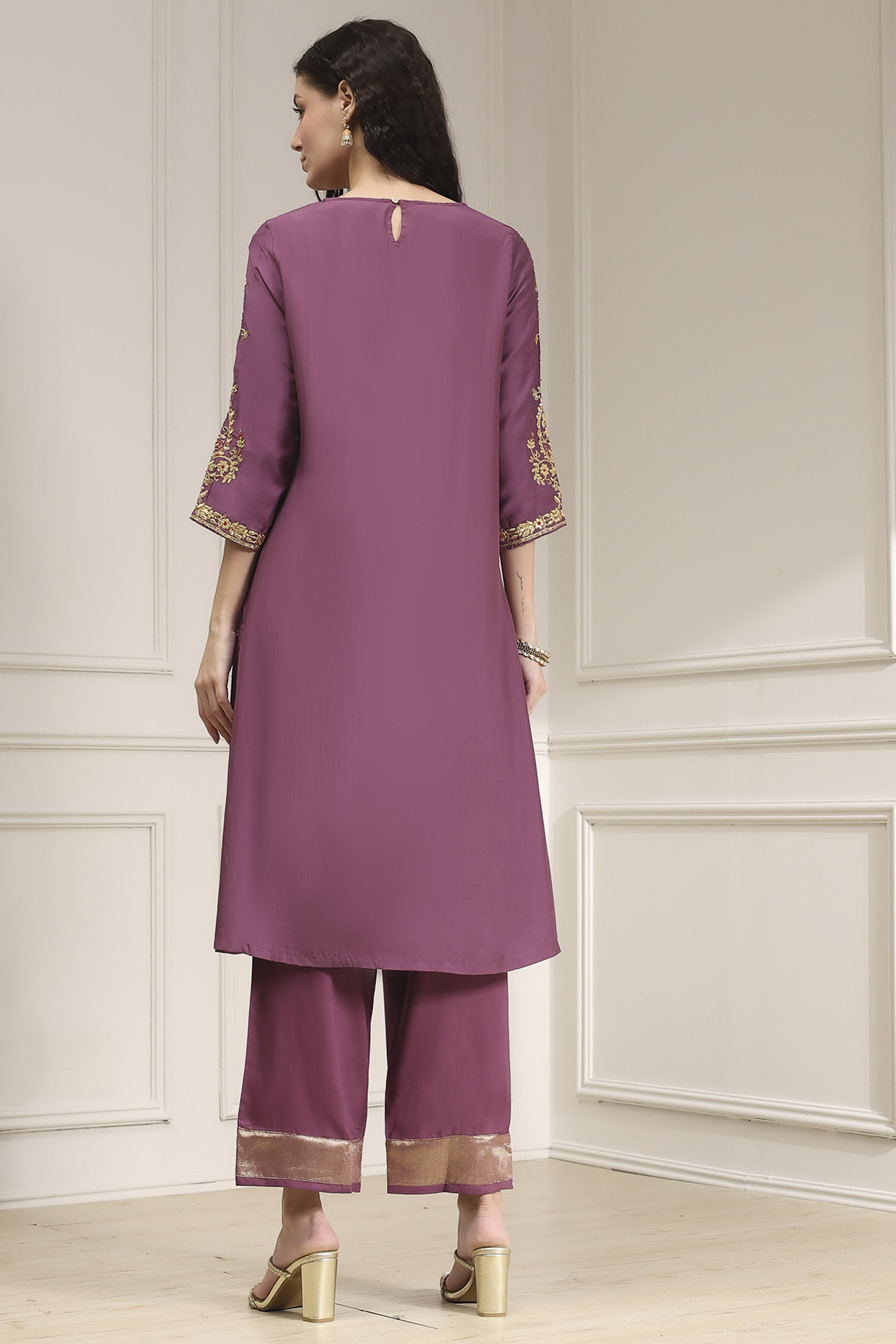 Old Rose Solid Straight Suit Set image number 4