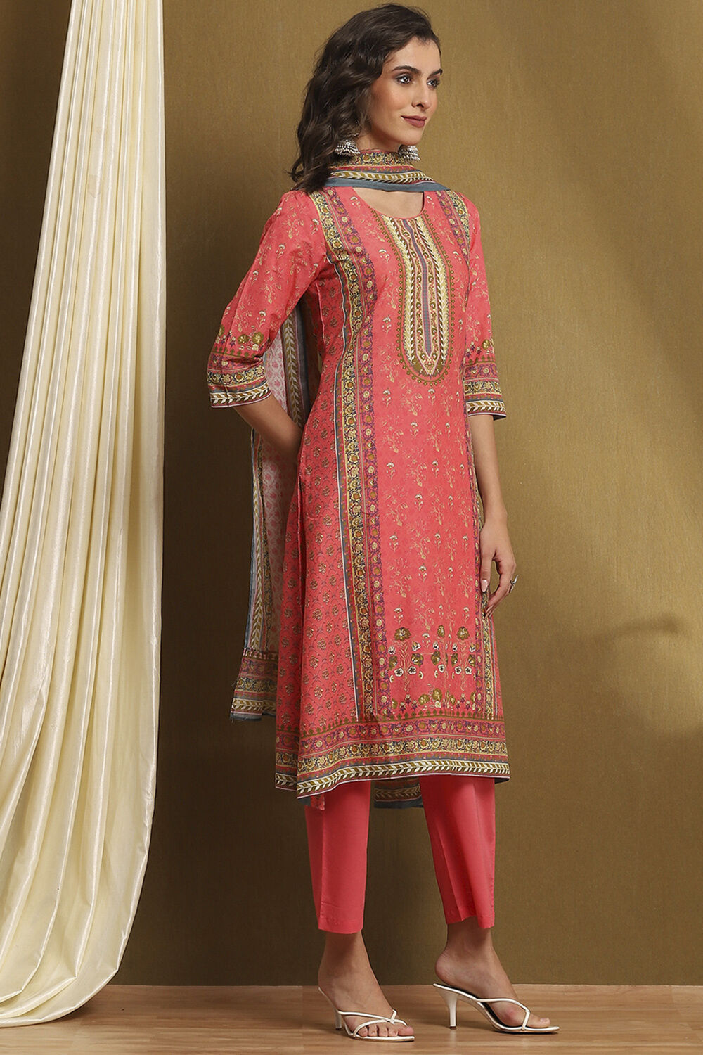 Moss Green Cotton Floral Printed Straight Suit Set image number 5