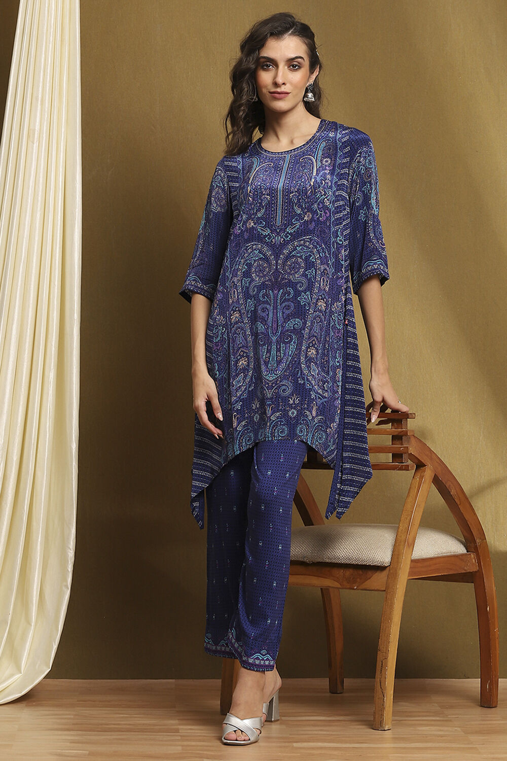 Blue Crepe Printed Asymmetric Kurta Set image number 6