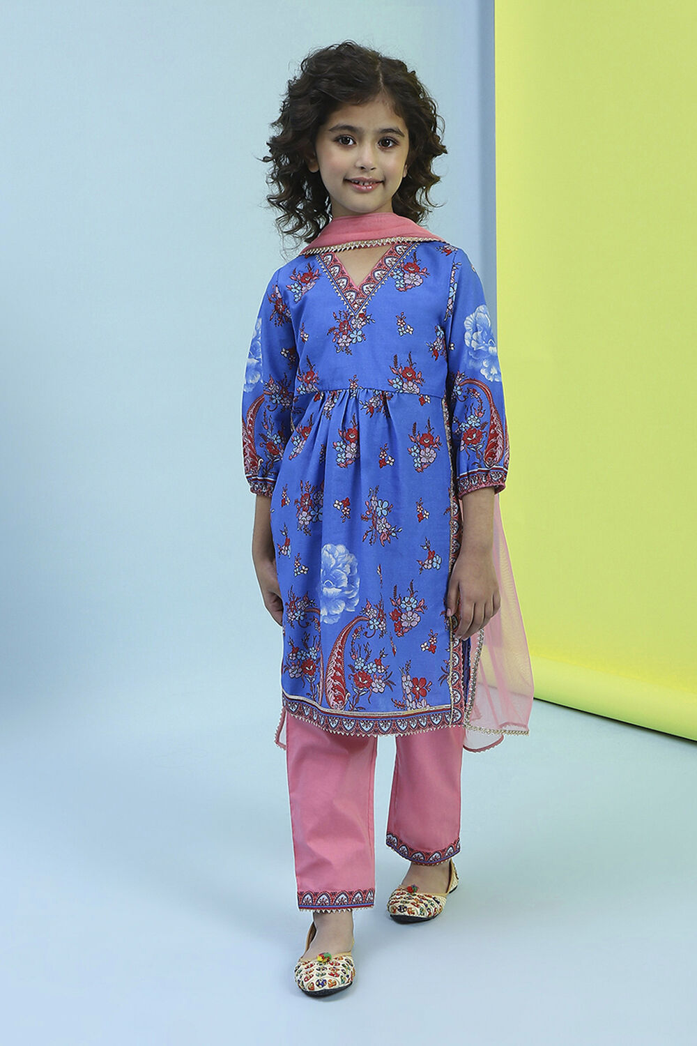 Blue and Pink Cotton Printed Straight Suit Set image number 6