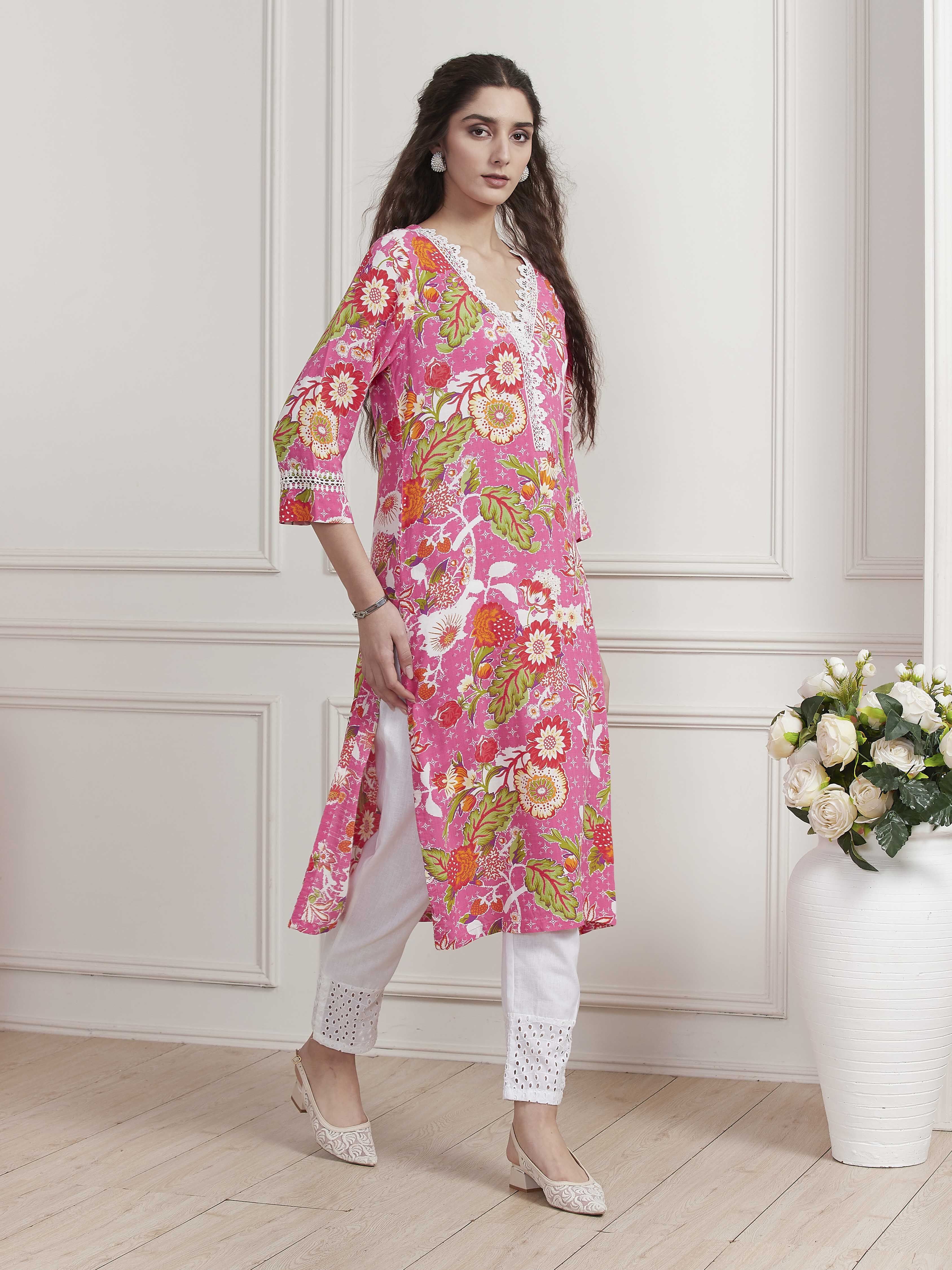 Yellow Floral Printed Straight Kurta image number 4