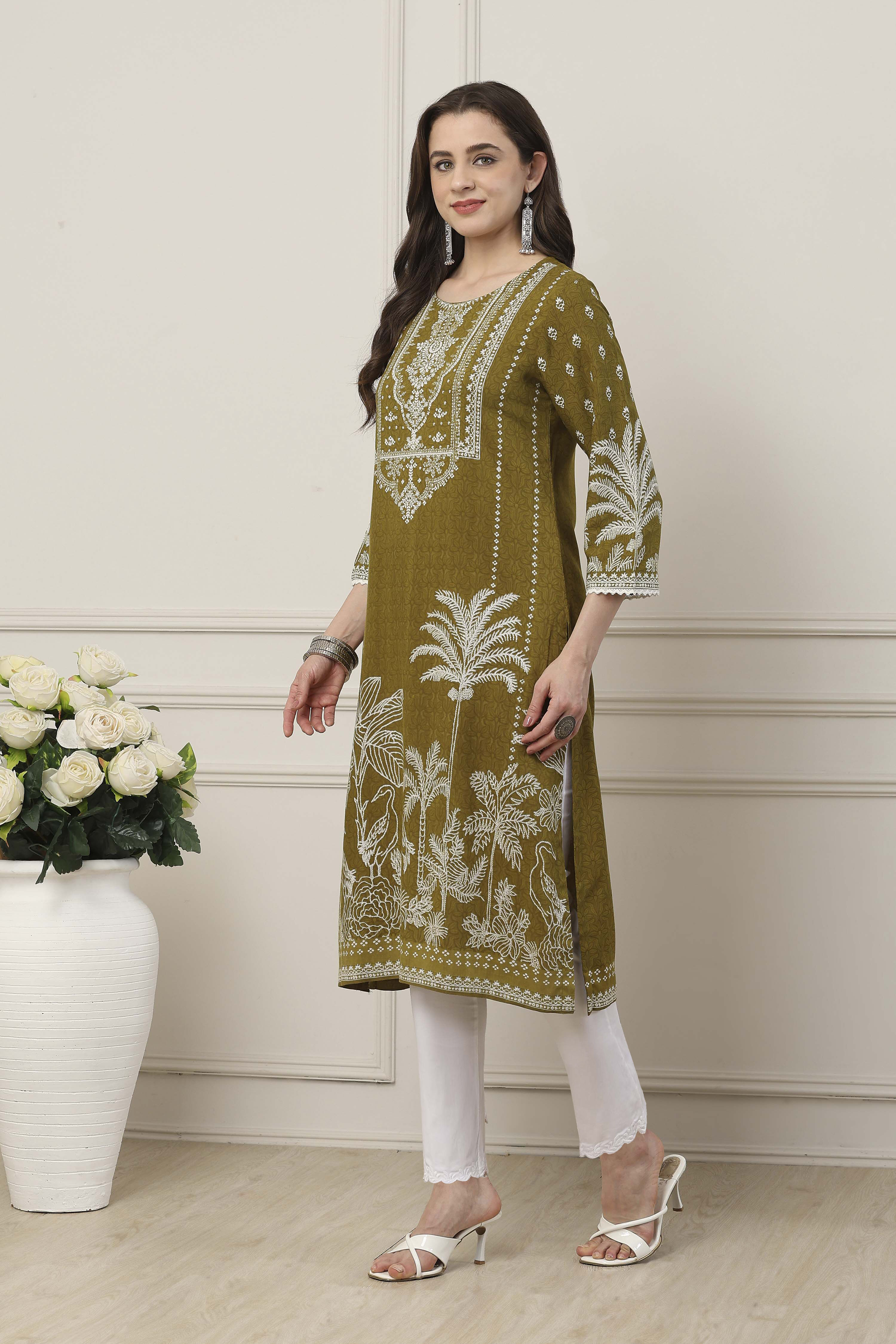 Olive-Green Viscose Ethnic Motifs Printed Straight Kurta image number 2