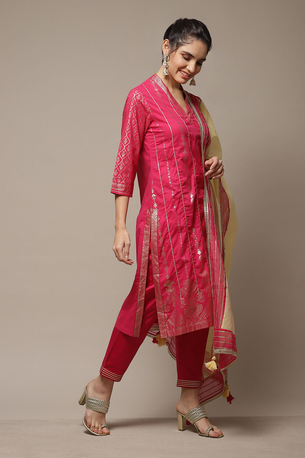 Fuchsia Cotton Straight Kurta Pants Suit Set image number 4
