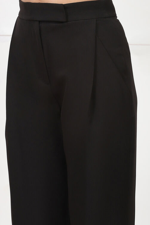 Black Solid Tapered Fit Pants image number 1