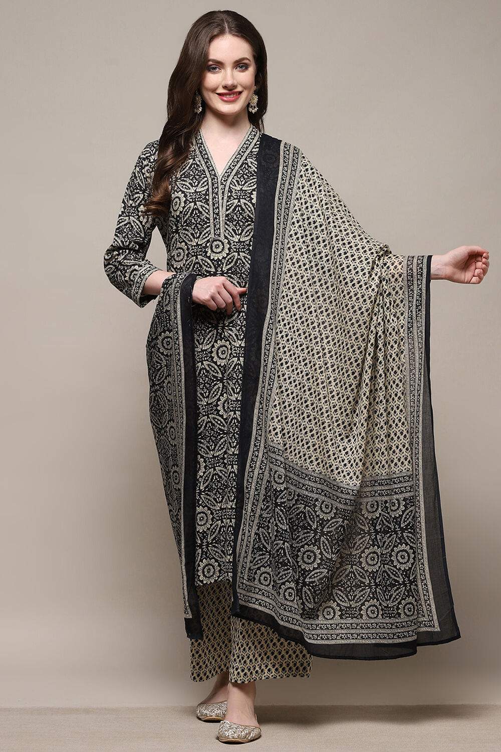 Blue Cotton Floral Screen Printed Unstitched Suit Set image number 8