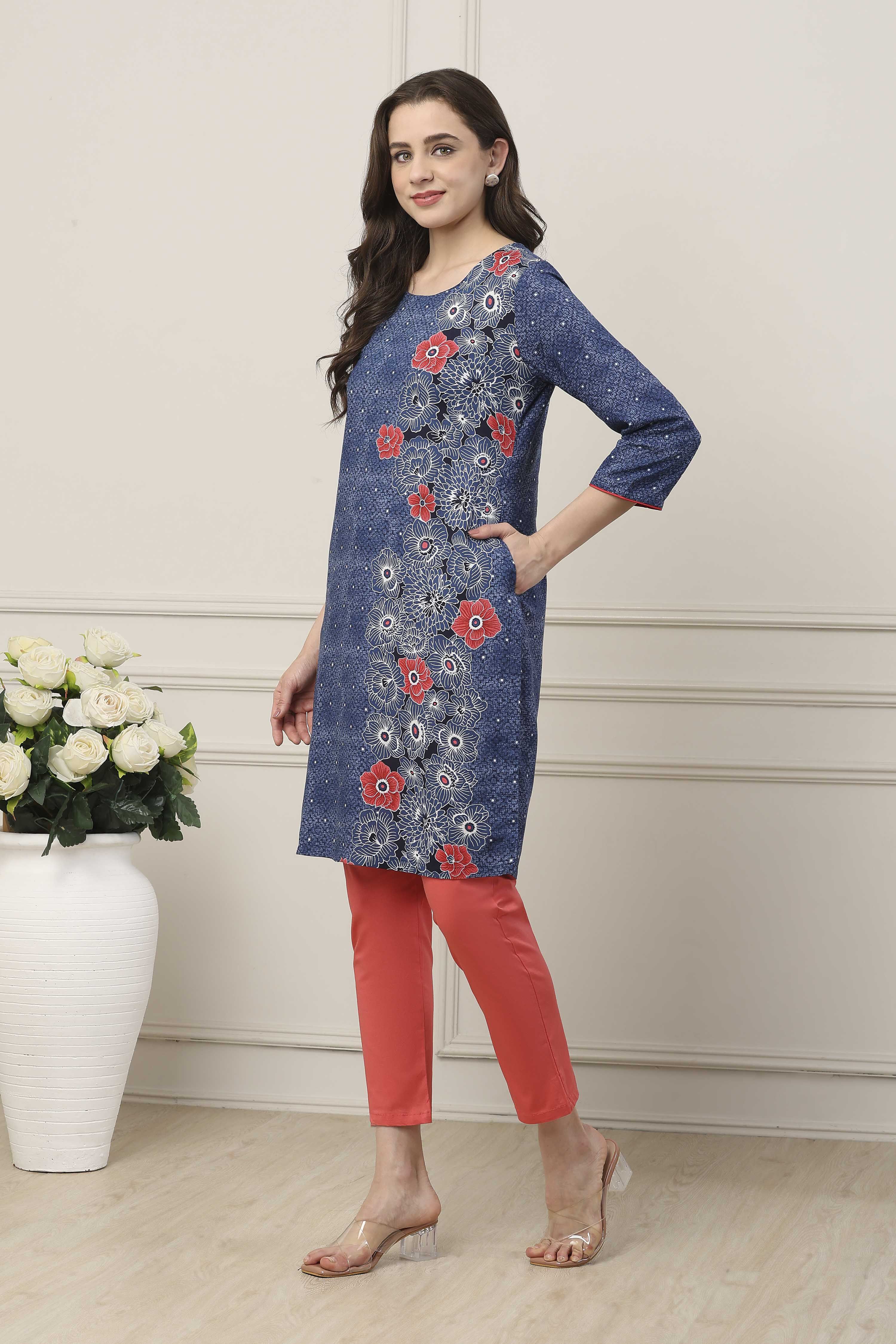 Indigo Blue Floral Printed Straight Kurta image number 2