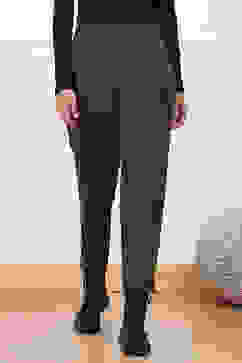 Olive Green Solid Tapered Fit Pants image number 4