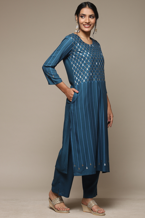 Fuschia Rayon Straight Kurta Pant Suit Set image number 5