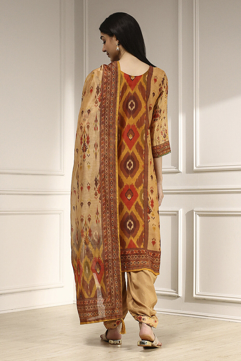 Cream Chanderi Printed Embroidered Unstitched Suit Set image number 5