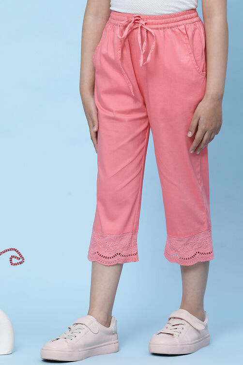 Black Cotton Solid Capri Pant image number 2