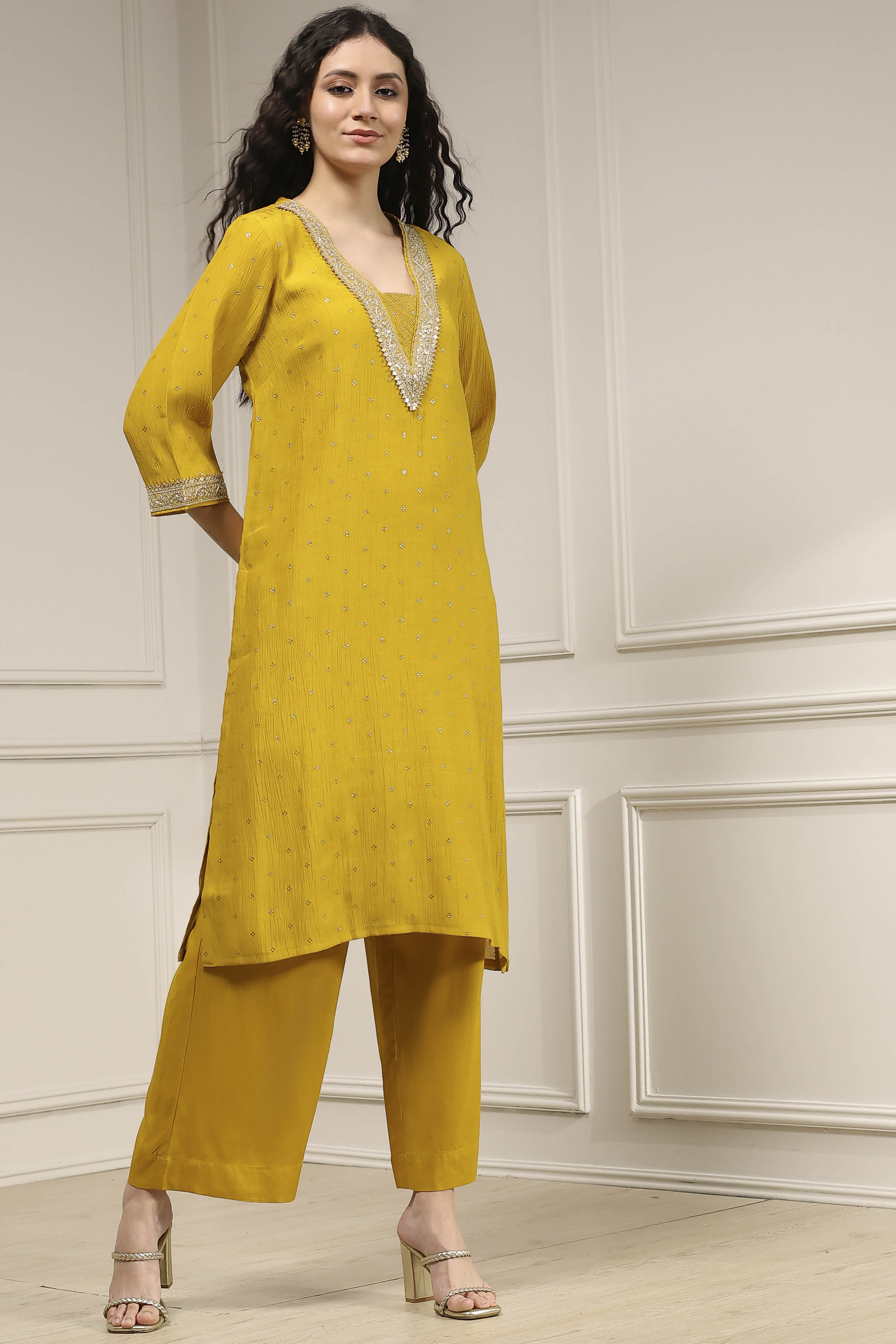 Yellow Metallic Pattern Straight Kurta image number 5