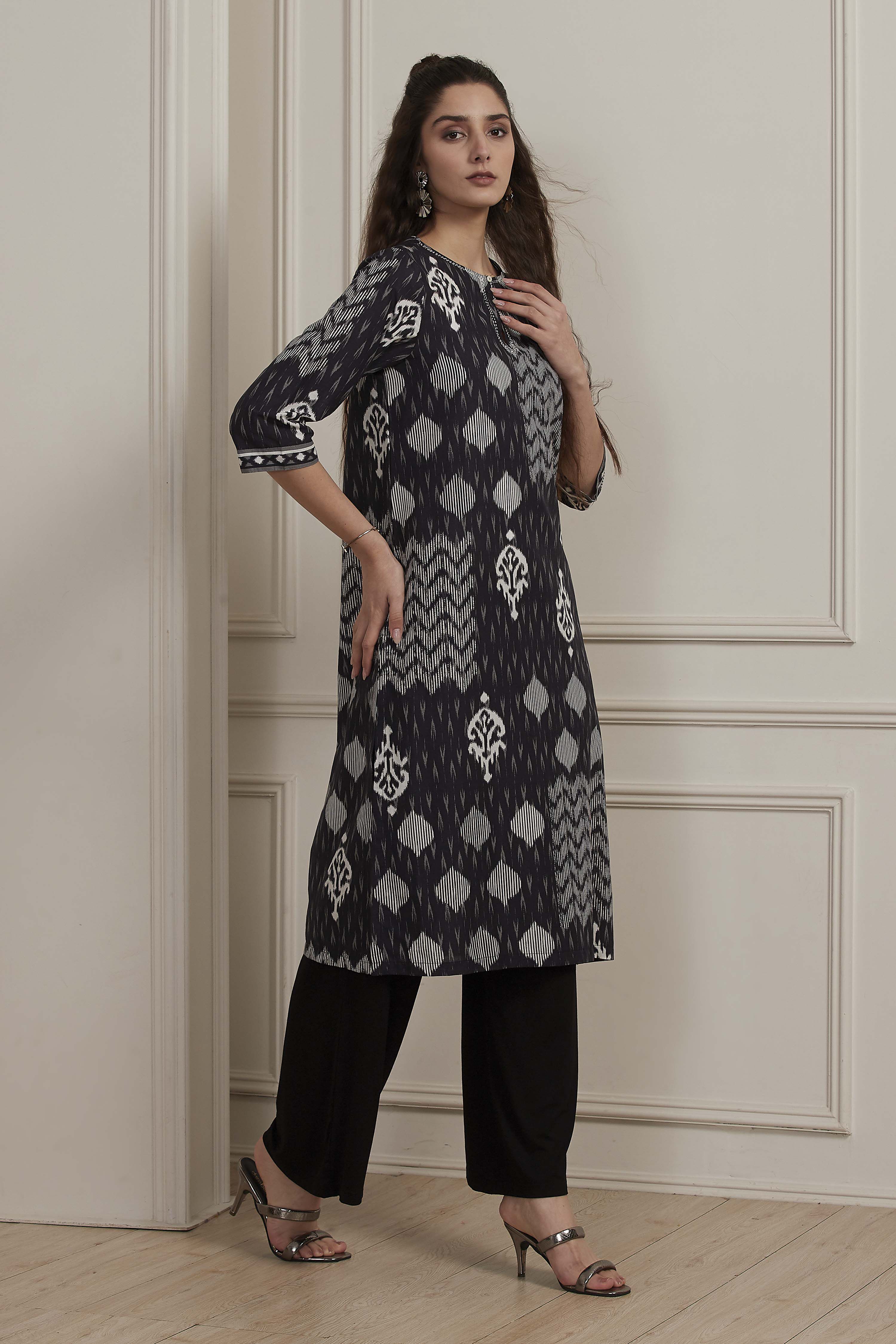Black Cotton Straight Kurta image number 4