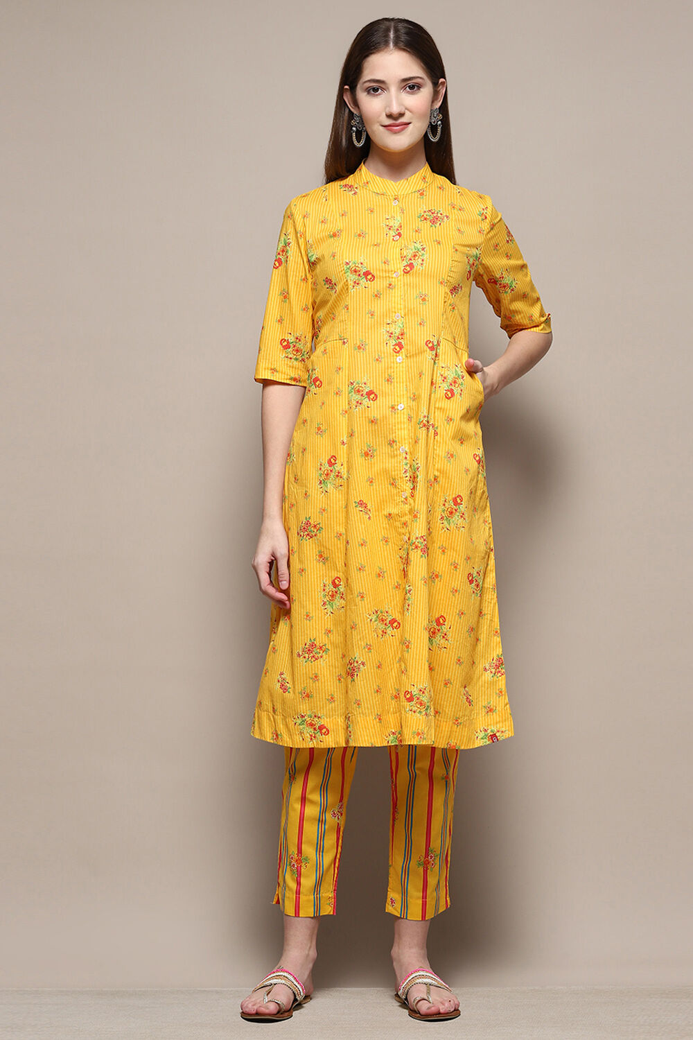 Yellow Cotton Straight Kurta Slim Pant Suit Set image number 6