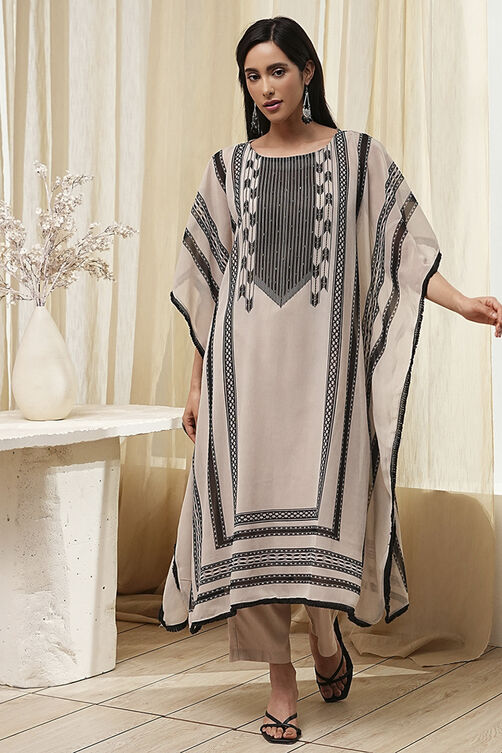 Black Polyester Printed Fusion Set image number 6