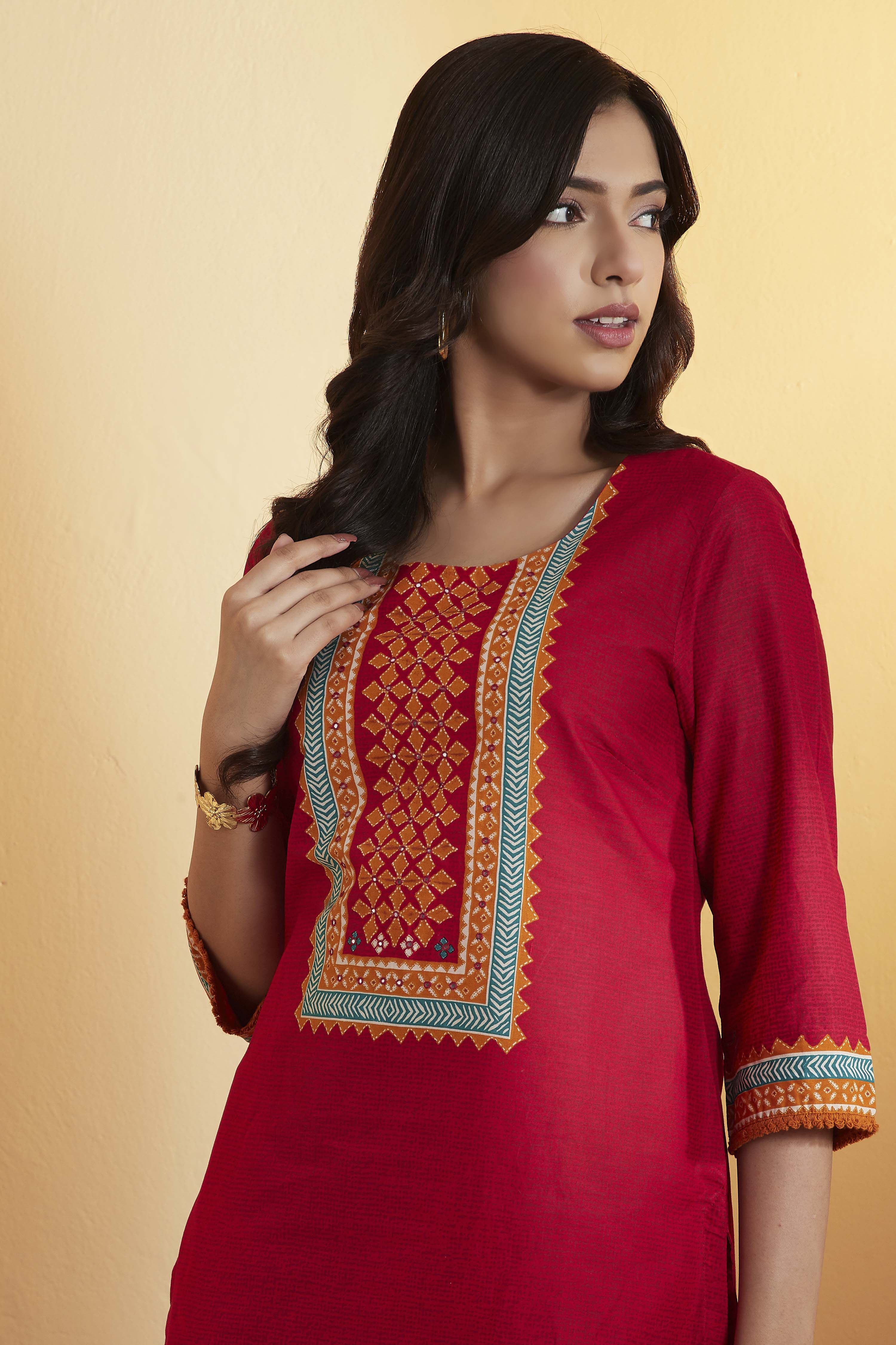Red Cotton Yoke Printed Straight Kurta image number 1
