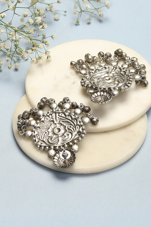 Oxidised Green Brass Earrings image number 2