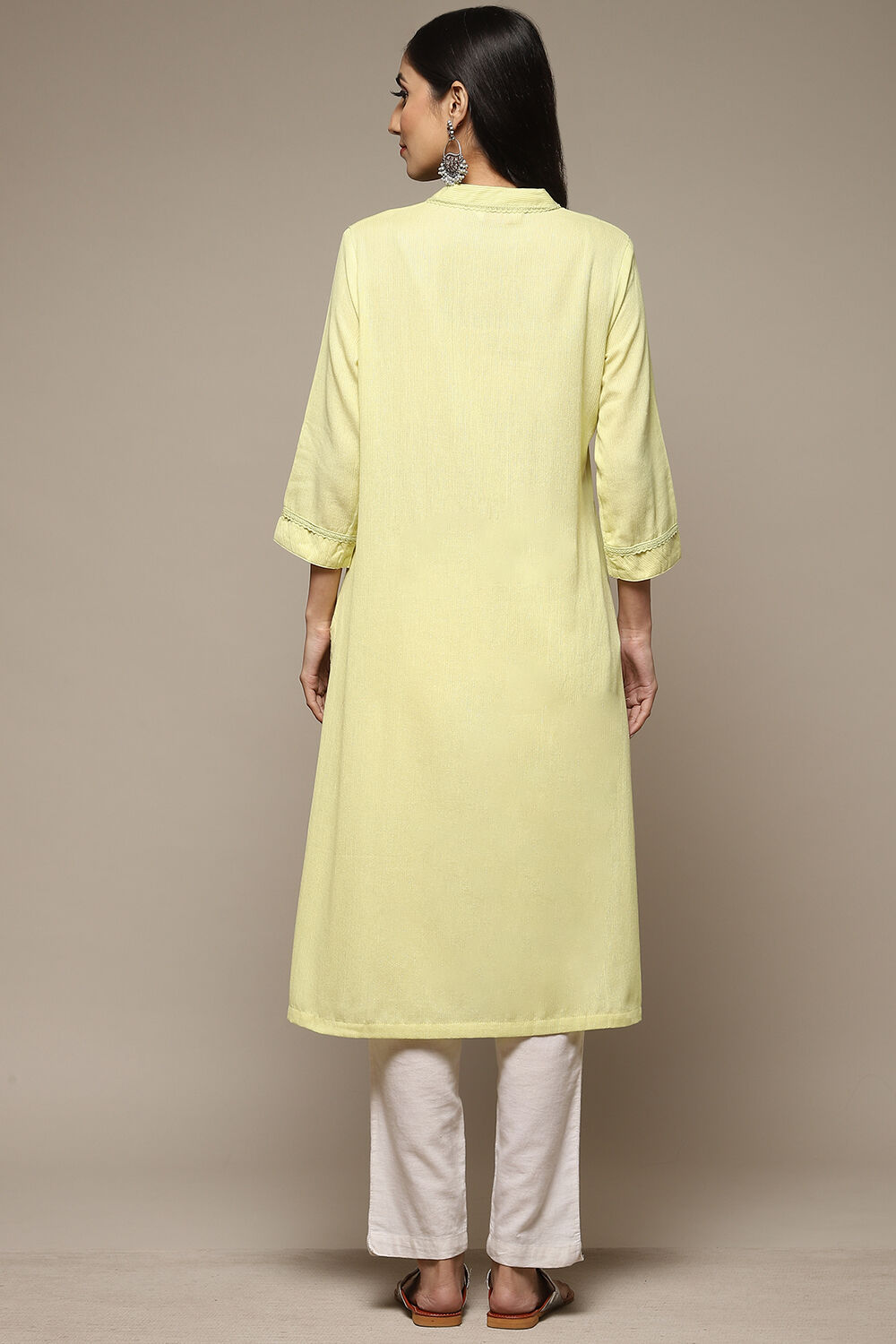 Green Cotton Blend Straight Yarndyed Kurta image number 2