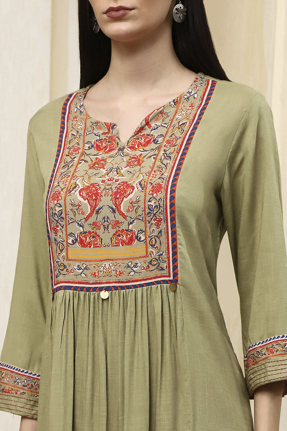 Light Green Solid Gathered Straight Suit Set image number 1