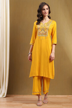Yellow Printed Festive Straight Suit Set image number 6