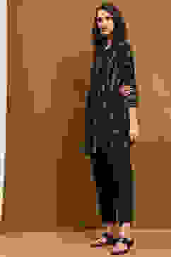 Black Floral Printed Gathered Short Kurta image number 2