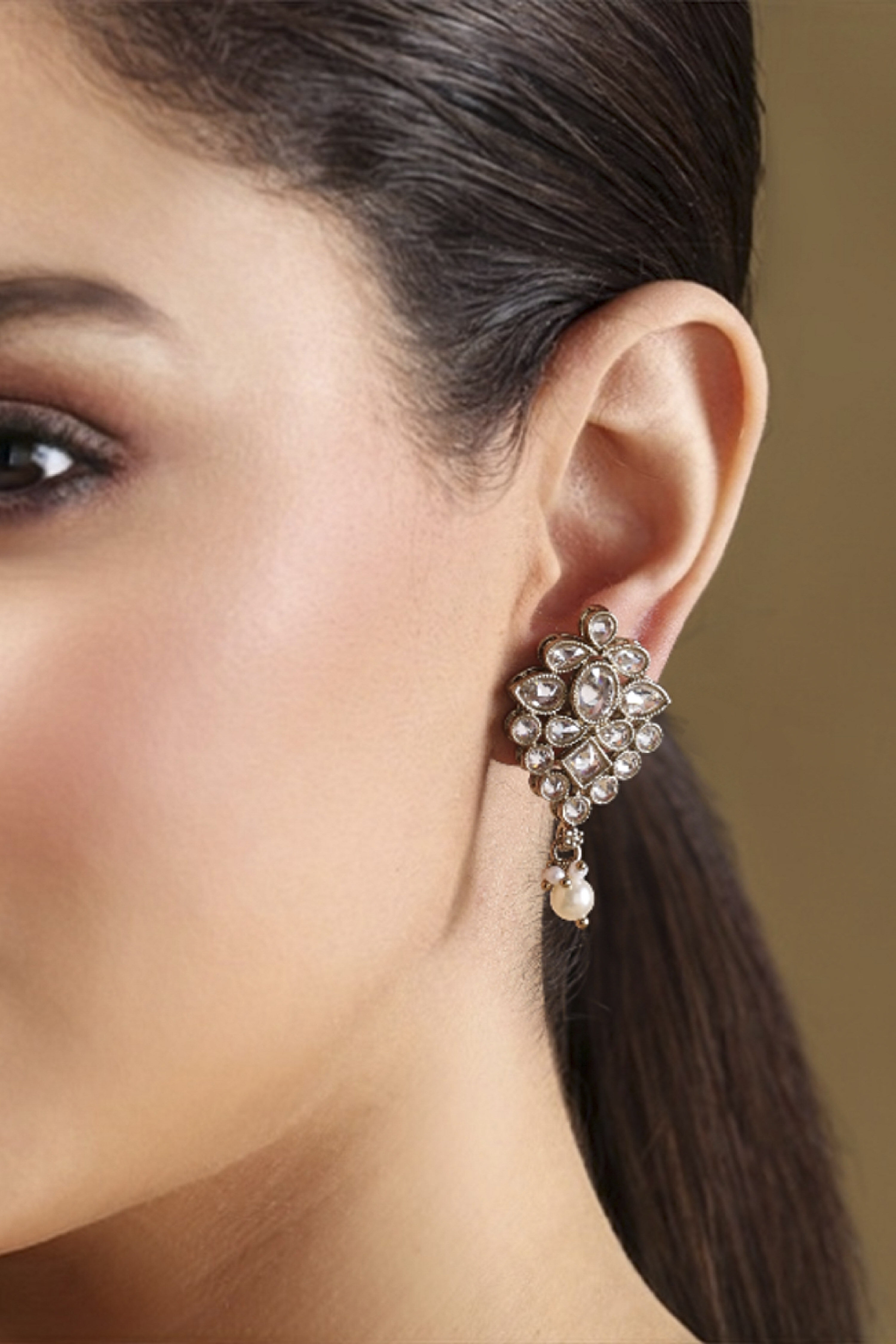 White Pearl Earrings image number 1