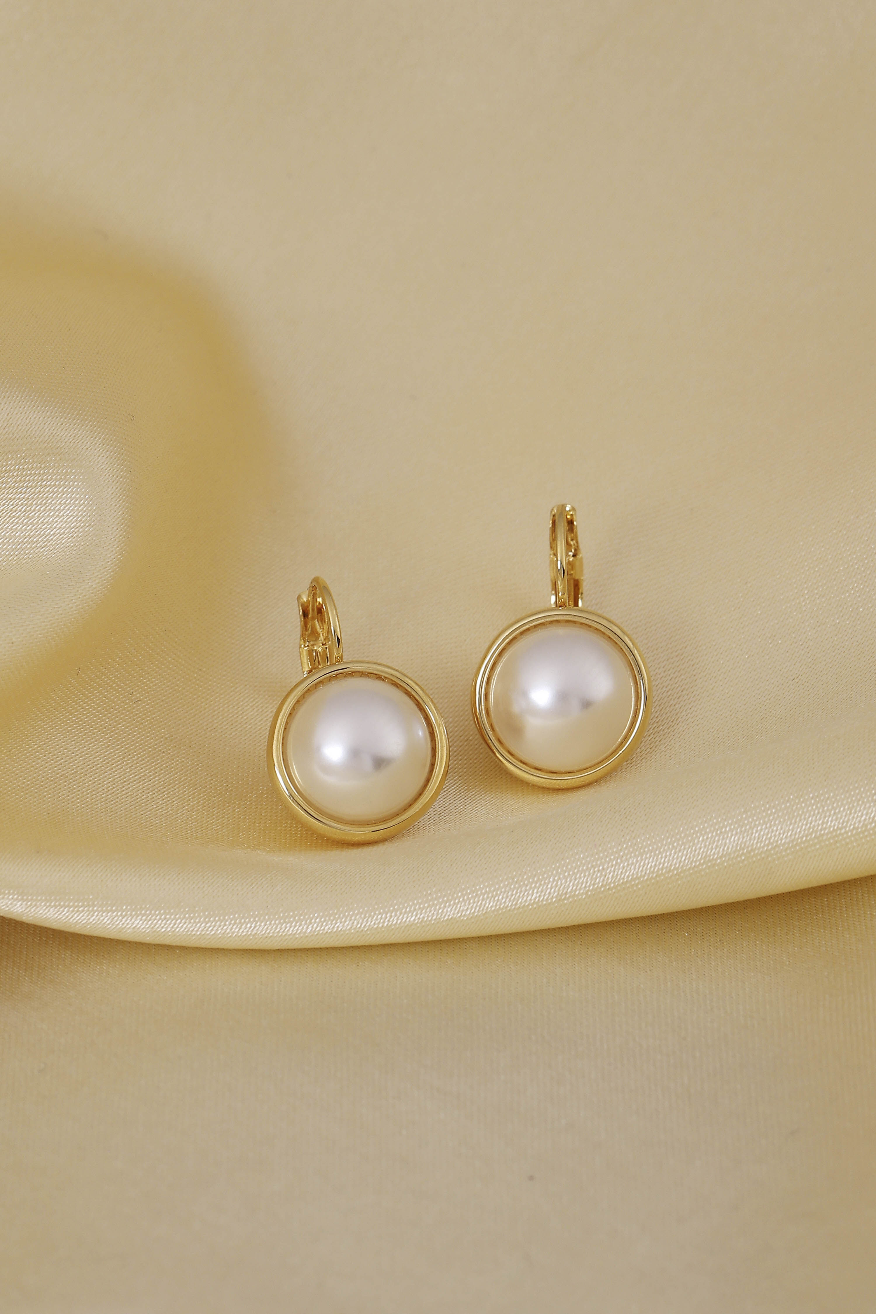 Pearl Embellished Earrings image number 0